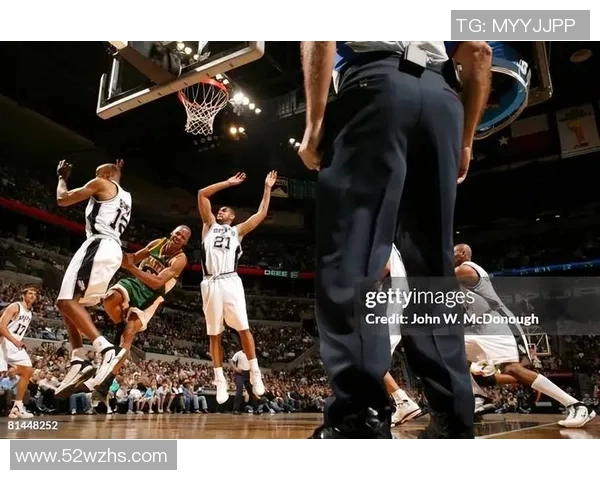2013年NBA季后赛小牛对马刺第六场激战回顾与精彩瞬间解析 2013年NBA季后赛小牛对马刺第六场激战回顾与精彩瞬间解析